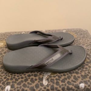 Vionic Gray Flip Flop